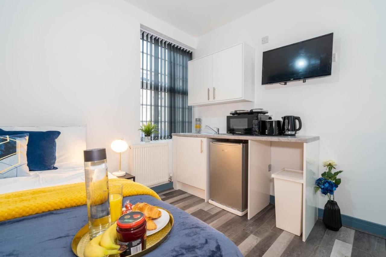 Апартаменты Autumn Oasis - Chic Studio In West Midlands Бирмингем Экстерьер фото